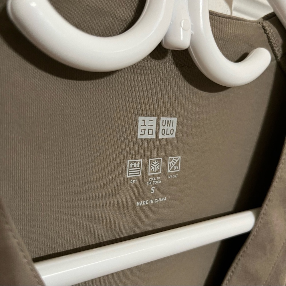 Uniqlo Cardigan Top - Picture 3 of 4